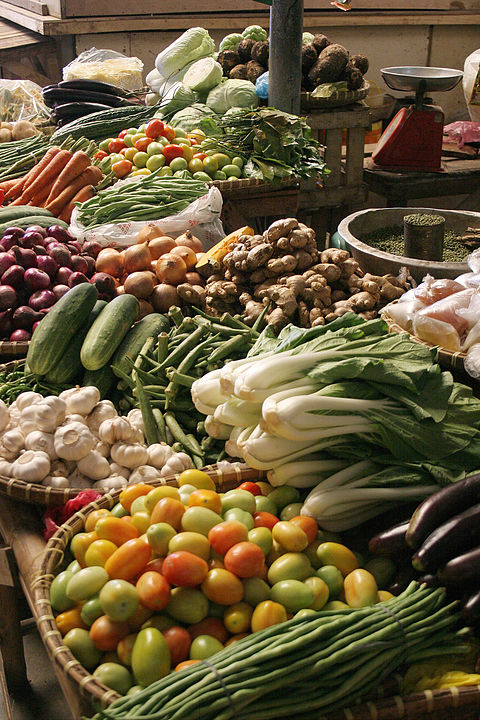 Разнообразие полезных овощей: https://en.wikipedia.org/wiki/Vegetable#/media/File:Marketvegetables.jpg